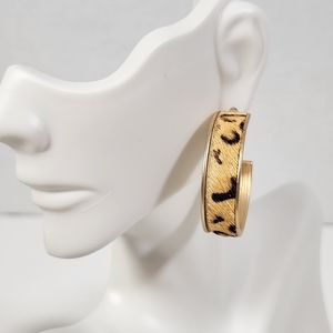 Hair on animal hide cheetah print goldtone wide 1.5in hoop pierced earrings euc